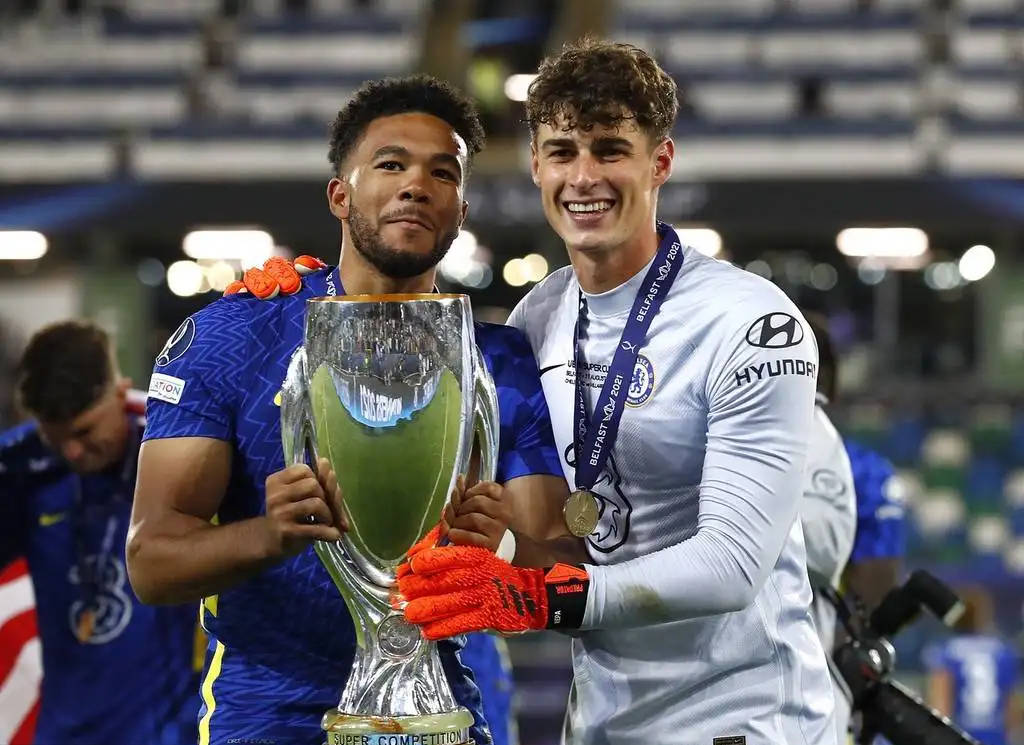 夏洛蒂勃朗特三姐妹 夏洛蒂勃朗特三姐妹